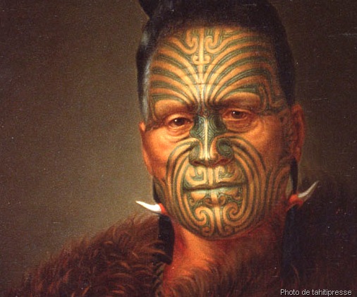 tatouage tribal visage