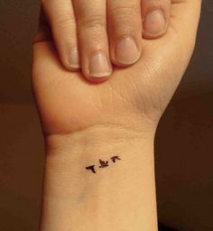 tatouage trois oiseaux