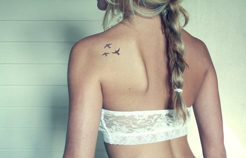 tatouage trois oiseaux