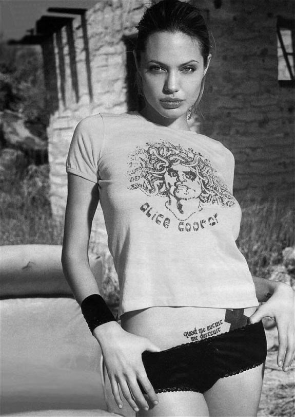 tatouage ventre angelina jolie