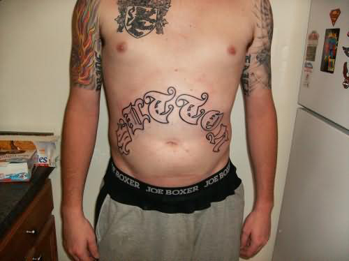 tatouage ventre ecriture