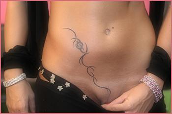 tatouage ventre ecriture