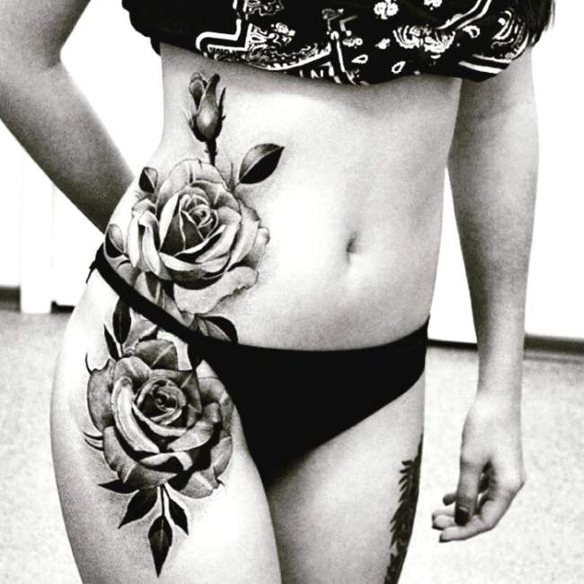 tatouage ventre et hanche