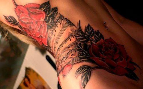 tatouage ventre et hanche