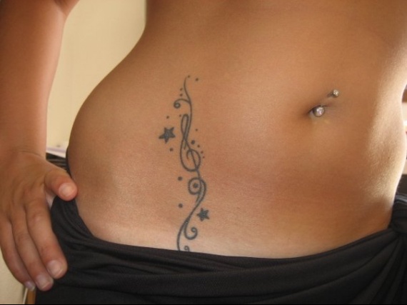tatouage ventre etoile