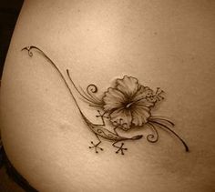 tatouage ventre fleur