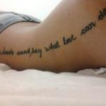 tatouage ventre phrase