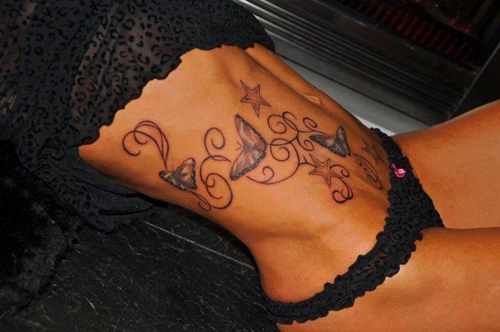 tatouage ventre pour femme