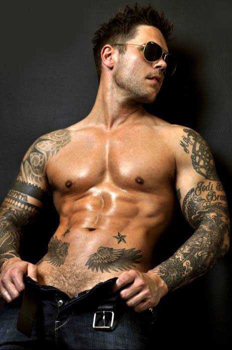 tatouage ventre pour homme