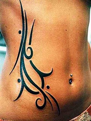 tatouage ventre tribal femme