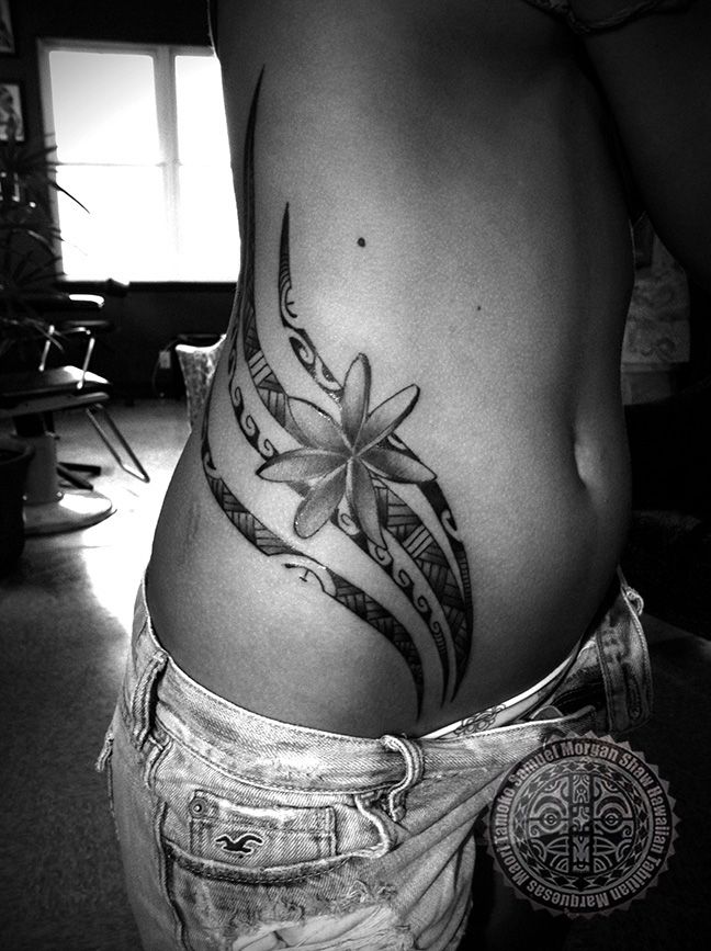 tatouage ventre tribal femme