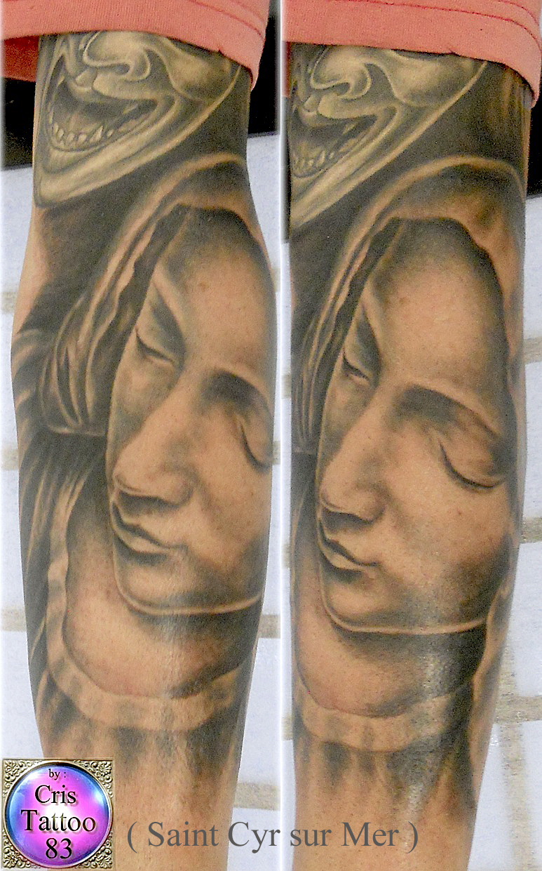 tatouage vierge avant bras