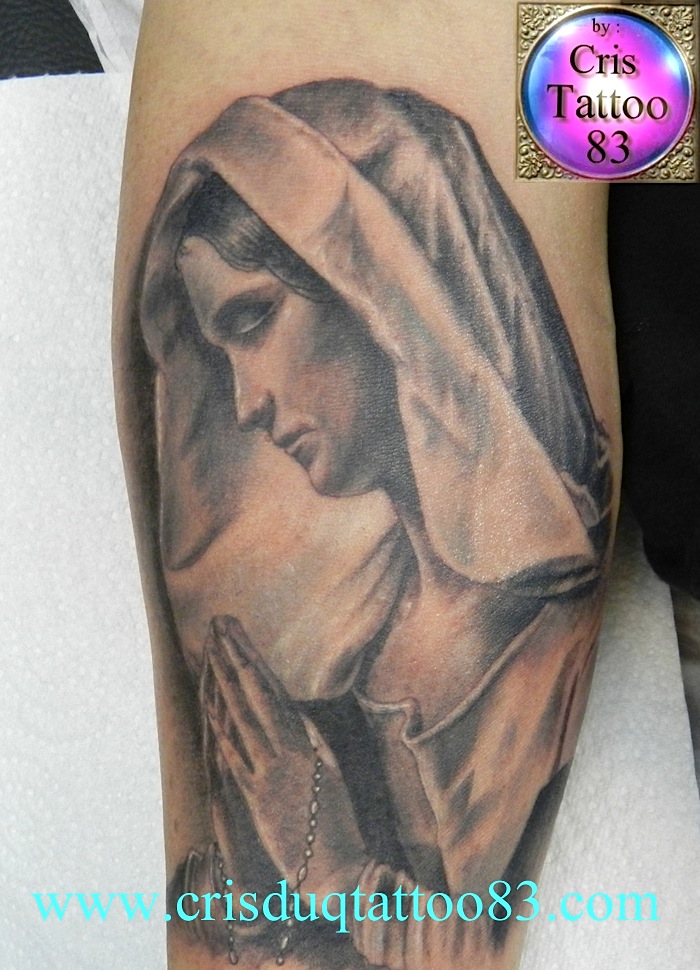 tatouage vierge avant bras