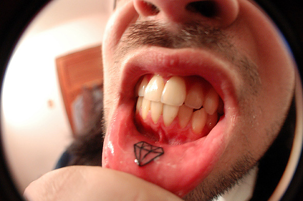 tatouage zone discrete