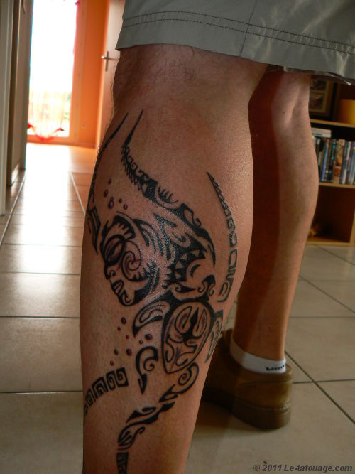 tatouages polynésiens mollet