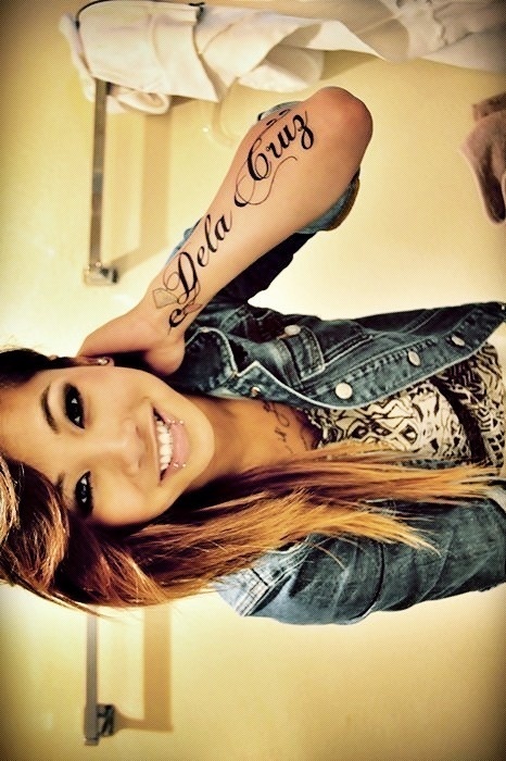 tattoo avant bras femme ecriture