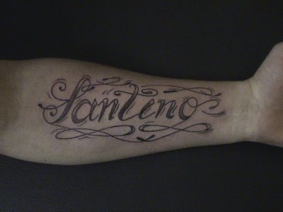 tattoo avant bras lettrage