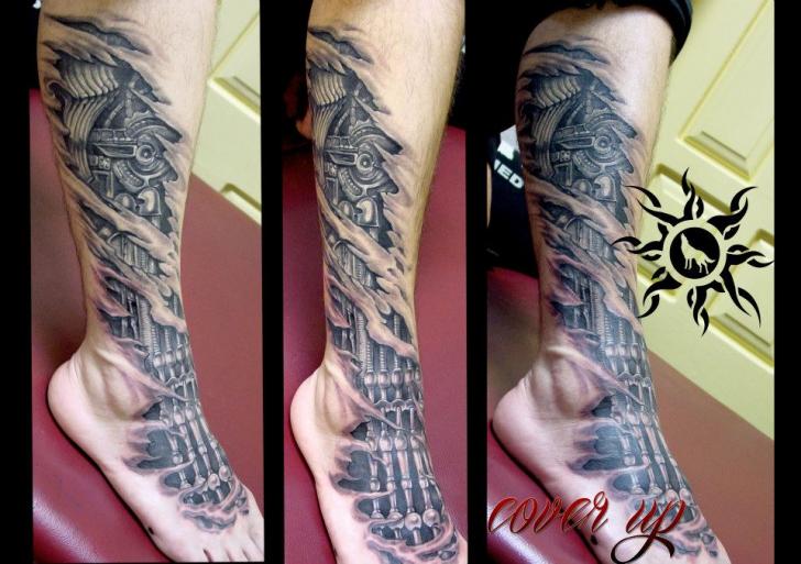 tattoo biomecanique jambe