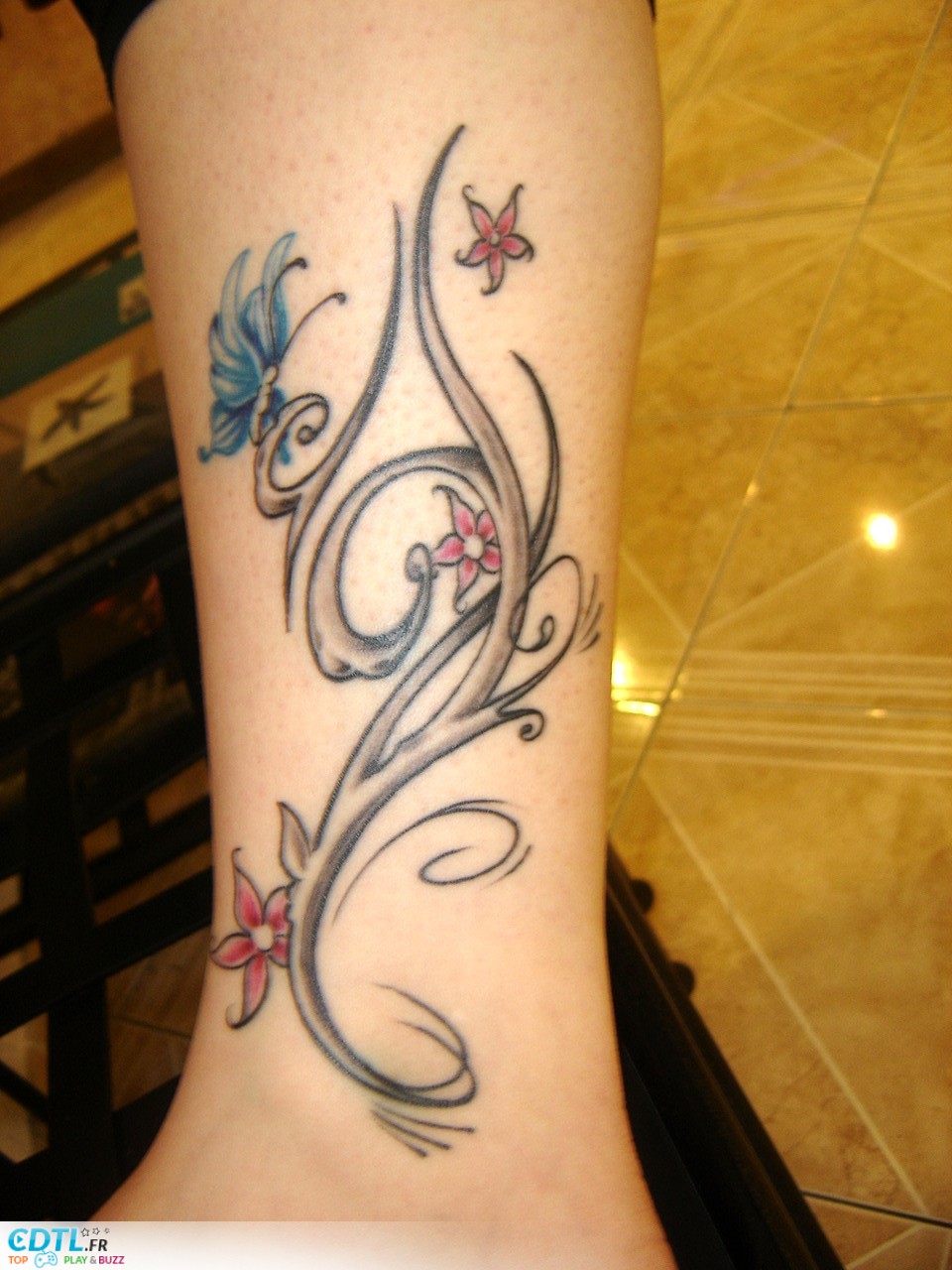 tattoo mollet femme