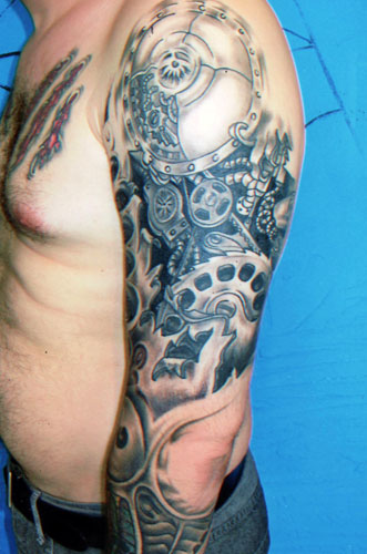 tattoo tribal biomécanique