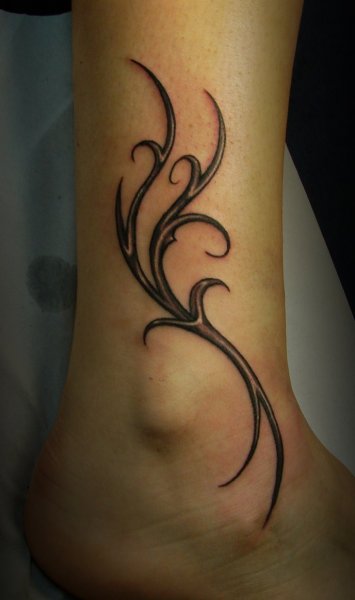 tattoo tribal cheville femme