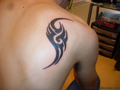 tattoo tribal discret