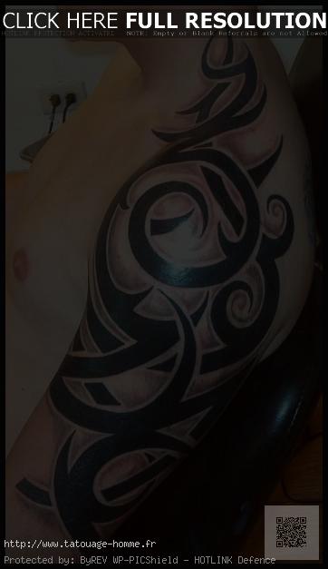 tattoo tribal épaule homme
